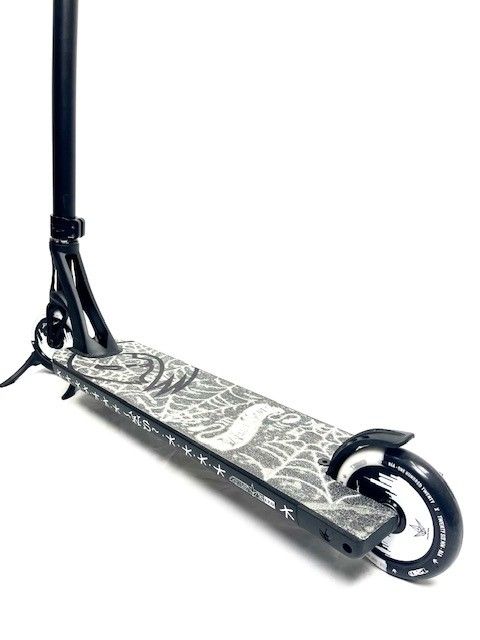 Trottinette custom Blunt AOS V5 Reaper